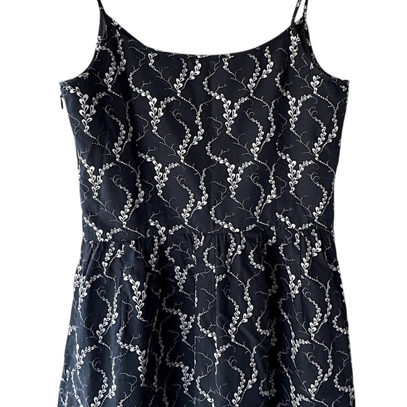 ANN TAYLOR | NWOT BLACK & WHITE FLORAL COTTON VINE SUNDRESS SPAGHETTI STRAPS | 4 - Picture 10 of 12